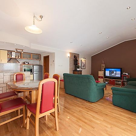 Apartments Zorica Тучепи Номер фото
